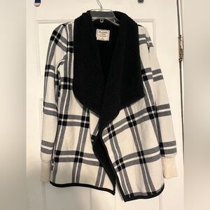 Abercrombie & Fitch Fleece Checkered Black & White  Women Jqcket